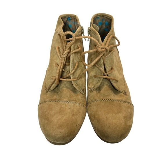 Cat & Jack Girls Faux Suede Beige Lace Up Side Zip Wedge Ankle Boots Size 4 - Picture 4 of 10